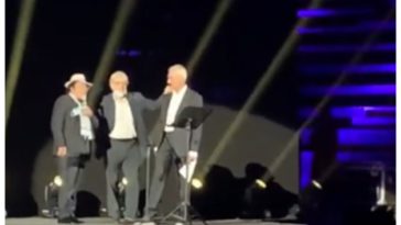 Vittorio Sgarbi e Albano fischiati durante il concerto per Franco Battiato
